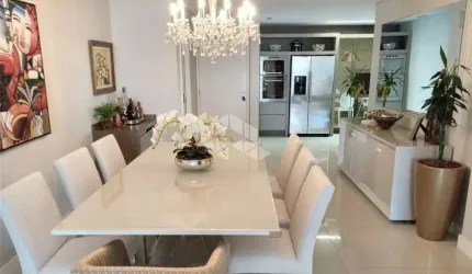 APARTAMENTO SEMI MOBILIADO COM 3 SUÍTES E 2 VAGAS DE GARAGEM NO BAIRRO CENTRO EM FLORIANÓPOLIS/SC