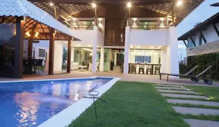 VENDE-SE CASA DE 300m² EM CONDOMÍNIO À BEIRA-MAR DA PRAIA DE MURO ALTO/PE - 5 SUÍTES (2 COM VARANDAS EXCLUSIVAS)