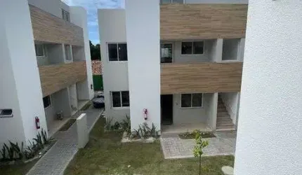 Cobertura em Buraquinho com 3|4, 01G e 150M²