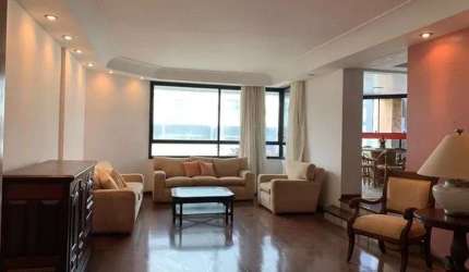 Apartamento em Ondina com 4|4, 04G e 302M²