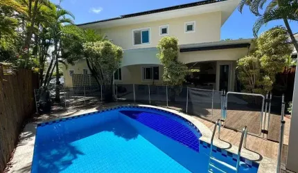 Casa em Piatã com 4|4, 05G e 332M² | Terreno 444M²
