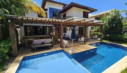 Casa Duplex em Praia do Forte com 4|4, 04G e 246M²