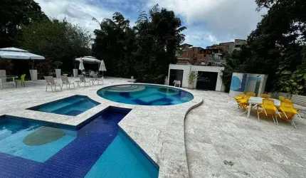 Casa em Lauro de Freitas com 3|4, 04G e 600M² e Terreno de 4700M²
