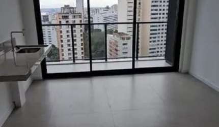 Studio em excelente localização no Caminho das Arvóres