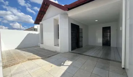 Casa em Catolé, Campina Grande/PB