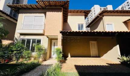 Sobrado com 3 Quartos para alugar - Residencial San Lorenzo