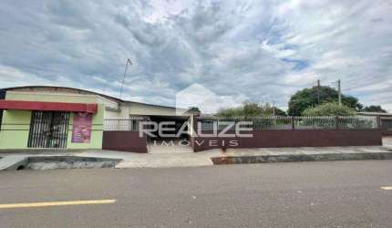 Casa à venda na Vila C + Sala Comercial