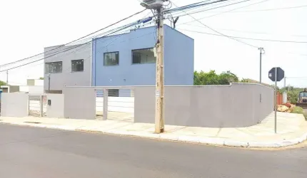 Sobra a venda 3 quartos sendo 1 Suíte com closetJardim Universitário - Cuiabá - MT