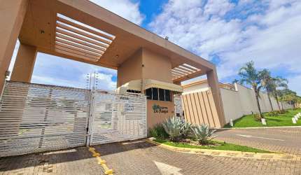 Sobrado para venda tem 214 metros quadrados com 3 quartos em Despraiado - Cuiabá - MT