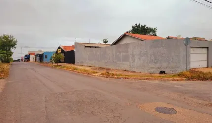 Casa de esquina 2 quartos a venda Bairro SantaTerezinha - Cuiabá - MT