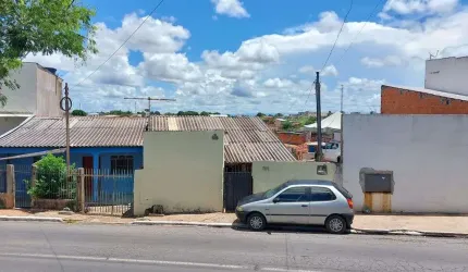 Casa na Av. Juliano da Costa Marques - Bela Vista - Cuiabá - MT