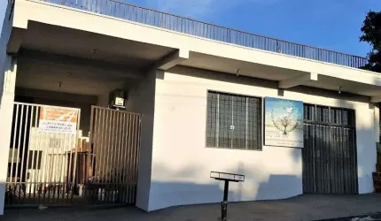Casa com salão Comercial - Jd. Itatiaia - Presidente Prudente - São Paulo