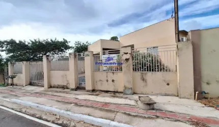Casa com 3 quartos para Locação - Bairro Ponte Nova - Várzea Grande - MT