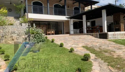 Ubatuba, Enseada - Casa alto padrão de frente para o mar com 05 suítes de frente para o mar..