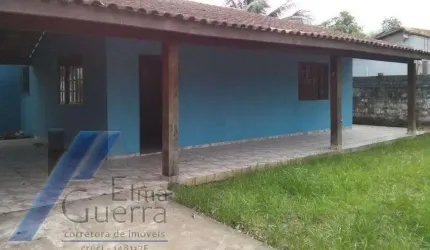 Ubatuba, Jardim Carolina - Casa com 03 dormitórios, sendo 02 suítes.