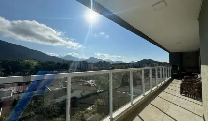 Ubatuba, Centro - Apartamento com 03 dormitórios, sendo 01 suíte e área de lazer.