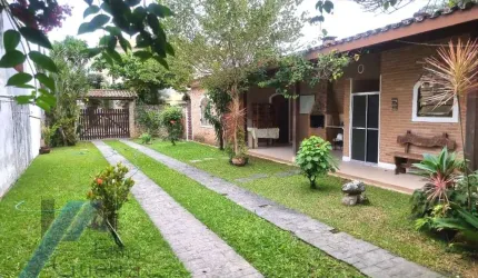 Ubatuba, Itaguá - Casa mobiliada com 02 dormitórios.