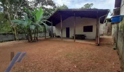 Ubatuba, Ubatumirim - Casa com 01 dormitório a 400 metros da praia.