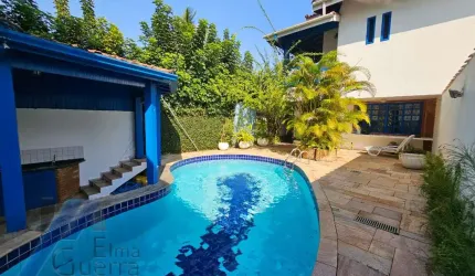 Ubatuba,  Lazaro - Casa sobrado com 04  dormitorios sendo 01 suite e área de lazer.