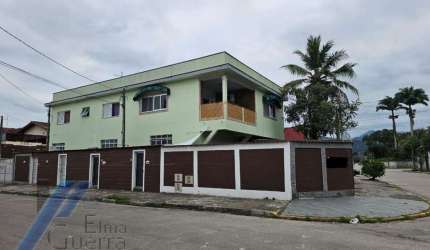Ubatuba, Centro - Casa  sobrado com 03 dormitórios, sendo 01 suíte.