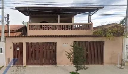 Ubatuba, Itaguá - Sobrado próximo a praia com 04 dormitórios, sendo 02 suítes.