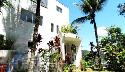 Ubatuba, Ponta das Toninhas - Casa com vista total para mar e praia, terreno com 1.000m2.
