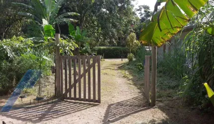 Ubatuba, Sertão de Ubatumirim - Casa com documento de posse, com 02 quartos sendo 01 suíte.