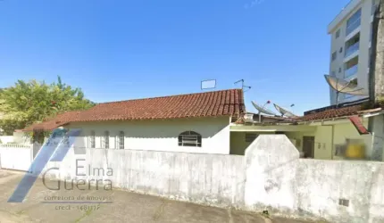 Ubatuba, Pereque-açú - Casa edicula de esquina com terreno de 357 m2 à 400 metros da praia.