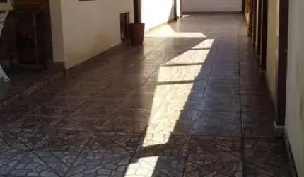 Ubatuba, Itaguá - Casa de 02 dormitórios (01 suíte), com terreno de 300 m2 e edicula com 02 quartos.