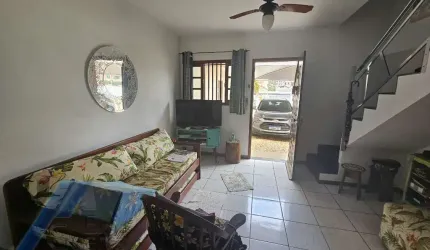 Ubatuba, Praia do Tenório - Casa sobrado geminado em condóminio com 02 dormitorios, a 300 metros da praia.