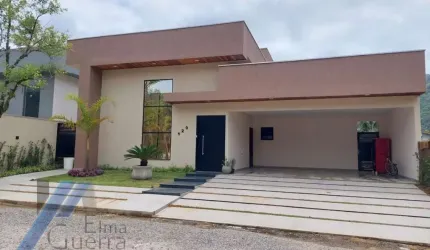 Ubatuba, Ubatuba country club - Linda casa com 04 dormitorios, sendo 03 suítes, com área de lazer.