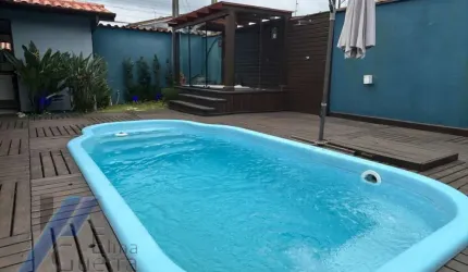 Ubatuba, Jardim Carolina - Linda casa com com 03 suítes e excelente área de lazer.