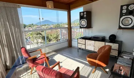Ubatuba, Pereque-Açu - Apartamento com 02 suítes e vista para o mar.