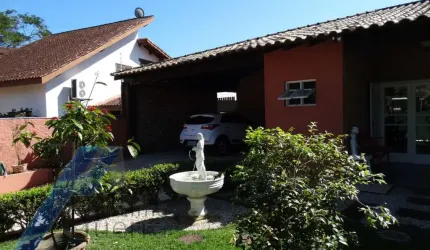 Ubatuba, Parque Vivamar - Casa com 03 suítes e area de lazer, com terreno de 686 m2.