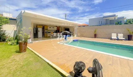 Guarajuba| Casa Duplex com 450m²| 6 Dormitórios sendo 2 Suítes| Piscina e Qiosque Gourmet