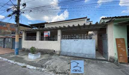 Casa com quintal e 2 quartos à venda na Vila Emil - Mesquita
