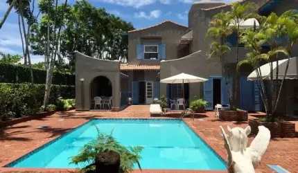 Casa na praia 5 suítes de 480m² em frente a Praia mais bonita do Guarujá