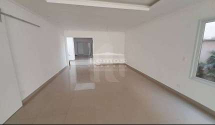 Casa 190m² com 4 suítes e 6 vagas à venda