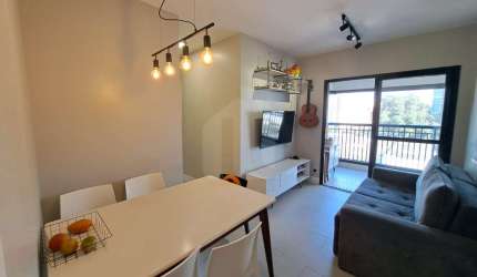 Apartamento em Osasco, 61m2, contendo 02 dormitórios sendo 01 suíte, sala ampla, piso frio, sacada com vidro, 02 banheiros, 01 vaga de garagem