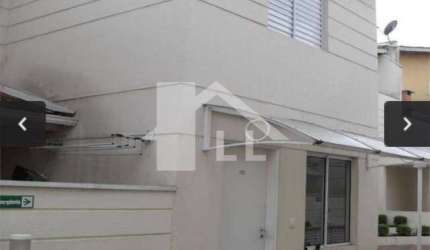 Casa de condomínio 105m² à venda com 2 quartos,  2 banheiros e 2 vagas demarcadas e cobertas no Butantã.