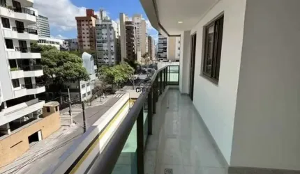 3 quartos, 2 suítes sendo uma canadense ES