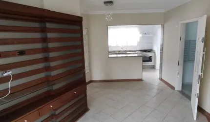 Vende-se Apto 2 Qtos a 50m da praia no Canto do Forte em Praia Grande/SP