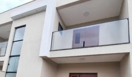 CASA DUPLEX MARAVILHOSA! NOVA COM DUAS SUÍTES