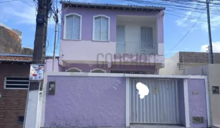 VENDE-SE casa com 4 quartos no Grageru