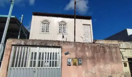 Casa com 2 pavimentos no José Conrado de Araújo