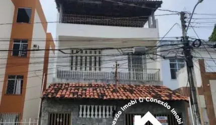 Casa com 3 pavimentos no Luzia
