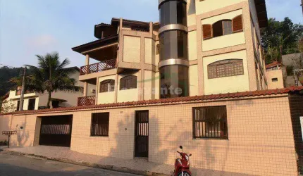 Casa Triplex em Santos com elevador. 4 suítes, 529 m2. Oportunidade!