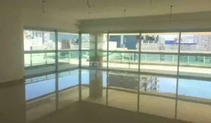 Ap incrivel em frente a praia em ponto estratégico da cidade.