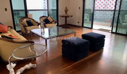 Apartamento luxuoso no Gonzaga, inteiro reformado.