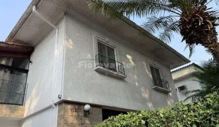 Sobrado isolado com 5 dorms, piscina - Boqueirão, Santos